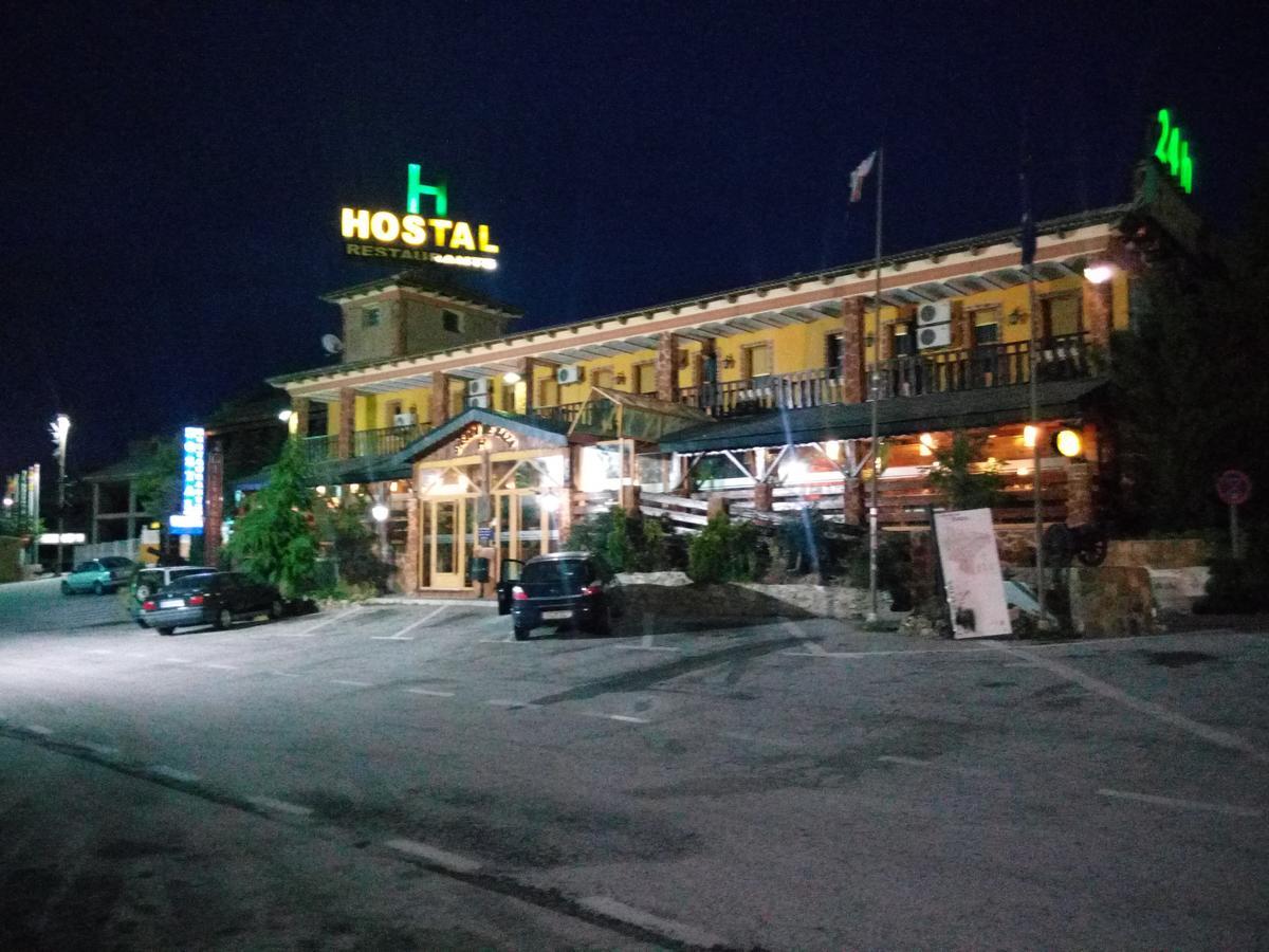 Hostal Sierra De Баса Экстерьер фото