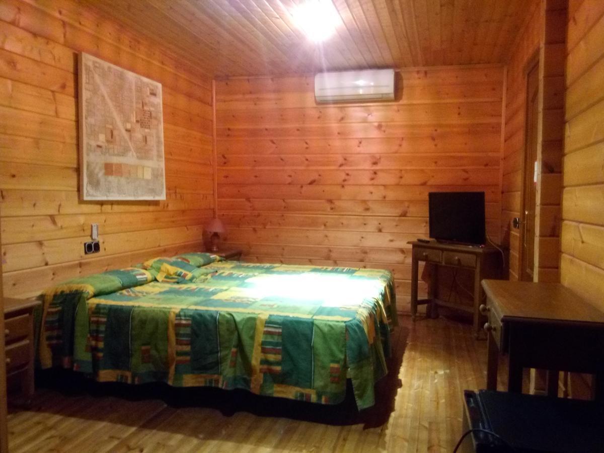 Hostal Sierra De Баса Экстерьер фото